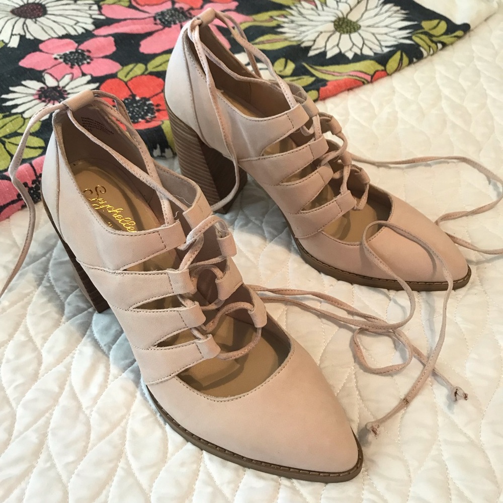 Seychelles Pale Pink Leather Lace Up Heels NWOB